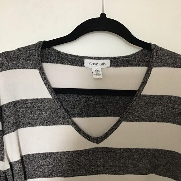Calvin Klein Gray & White Stripe Lightweight Layered Look v-neck Sweater Large - Picture 8 of 8